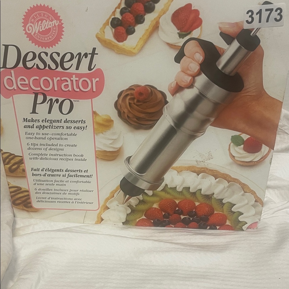 Wilton dessert decorator Pro
